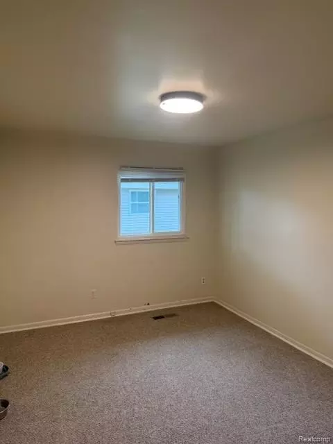 935 Ingleside Ave, Flint, MI 48507 photo 6