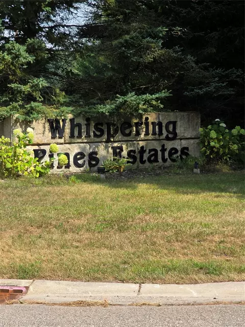 1441 Candace Dr, Lapeer, MI 48446