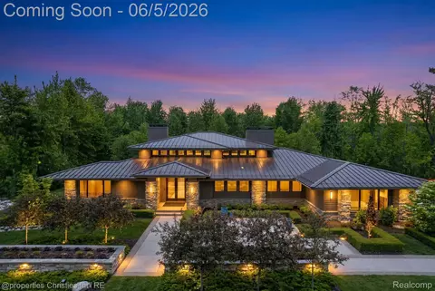 22635 Evergreen Ct, Novi, MI 48374