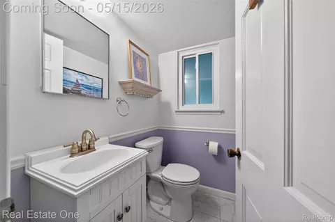 Bath - 1450 Dreon Dr, Clawson, MI 48017 photo 1 of 2