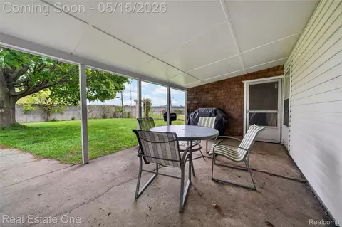 Exterior - 1450 Dreon Dr, Clawson, MI 48017 photo 2 of 3