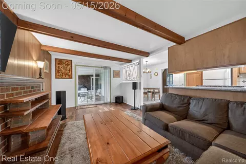 Living - 1450 Dreon Dr, Clawson, MI 48017 photo 4 of 4