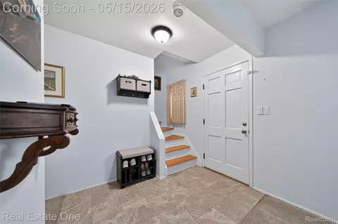 Entry Way - 1450 Dreon Dr, Clawson, MI 48017 photo 1 of 2