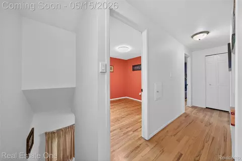 Entry Way - 1450 Dreon Dr, Clawson, MI 48017 photo 2 of 2