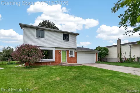 1450 Dreon Dr, Clawson, MI 48017