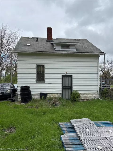 766 E Austin Ave, Flint, MI 48505 photo 4