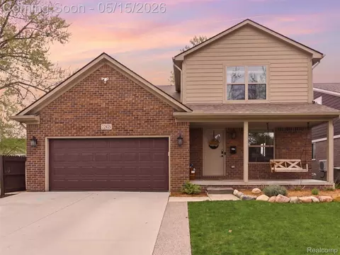 22828 Garfield St, Saint Clair Shores, MI 48082