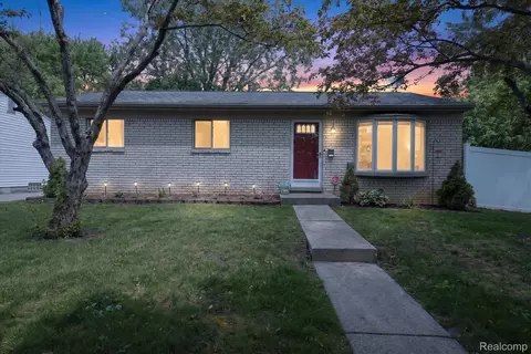39206 Nottingham St, Westland, MI 48186