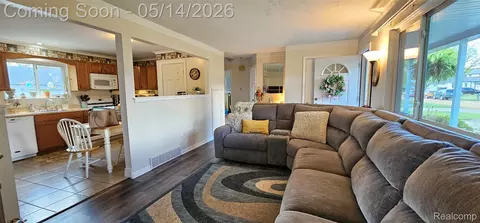Living - 21240 Isabelle St, Huron, MI 48174 photo 2 of 3