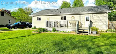Exterior - 21240 Isabelle St, Huron, MI 48174 photo 5 of 5