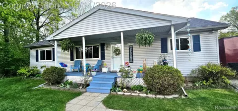 21240 Isabelle St, Huron, MI 48174