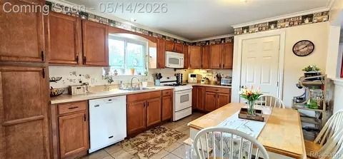 Kitchen - 21240 Isabelle St, Huron, MI 48174 photo 1 of 5