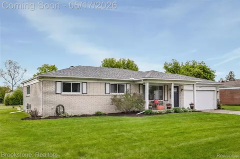 27299 Hystone Dr, Farmington Hills, MI 48334
