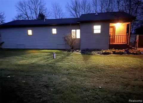 5275 Lippincott Rd, Elba, MI 48446