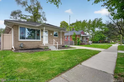 3062 Ferris Ave, Lincoln Park, MI 48146