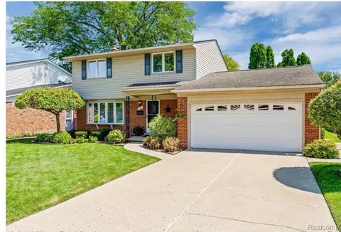 31346 Shaw Dr, Warren, MI 48093