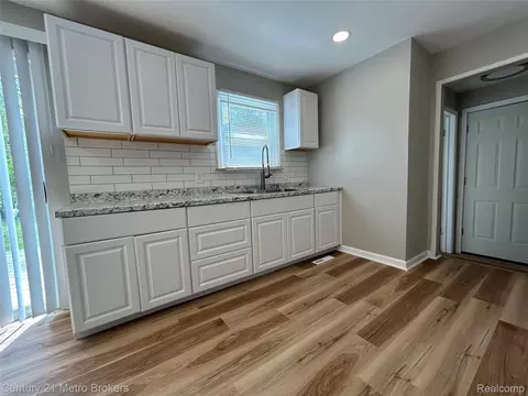 Kitchen - 2914 E Pierson Rd, Flint, MI 48506 photo 1 of 2