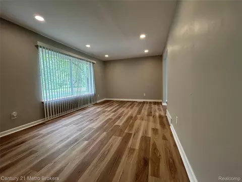 Living - 2914 E Pierson Rd, Flint, MI 48506 photo 1 of 1