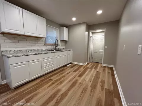 Entry Way - 2914 E Pierson Rd, Flint, MI 48506 photo 1 of 1