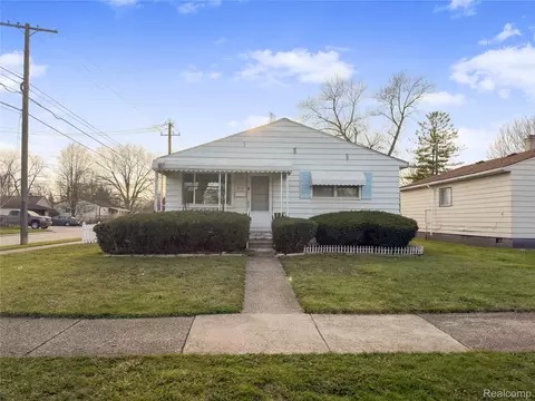 4710 Edgewood St, Dearborn Heights, MI 48125