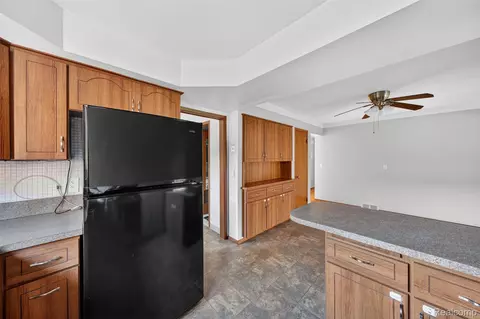 Kitchen - 30041 Warner Ave, Warren, MI 48092 photo 4 of 5