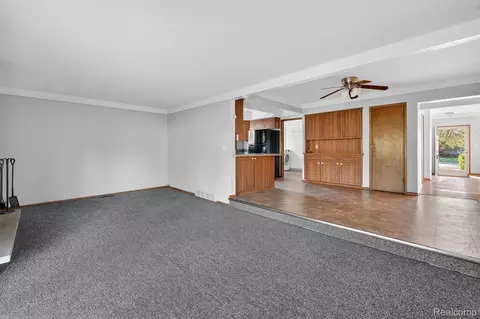 Living - 30041 Warner Ave, Warren, MI 48092 photo 7 of 8