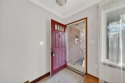 Entry Way - 30041 Warner Ave, Warren, MI 48092 photo 1 of 1