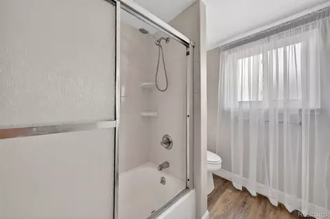 Bath - 30041 Warner Ave, Warren, MI 48092 photo 3 of 3