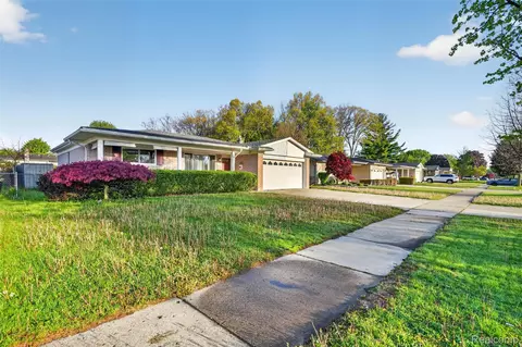Exterior - 30041 Warner Ave, Warren, MI 48092 photo 1 of 6