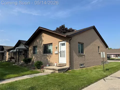 8401 18 Mile Rd #112, Sterling Heights, MI 48313
