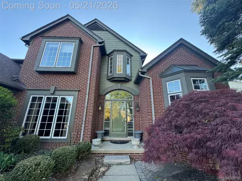 4239 Arcadia Dr, Auburn Hills, MI 48326