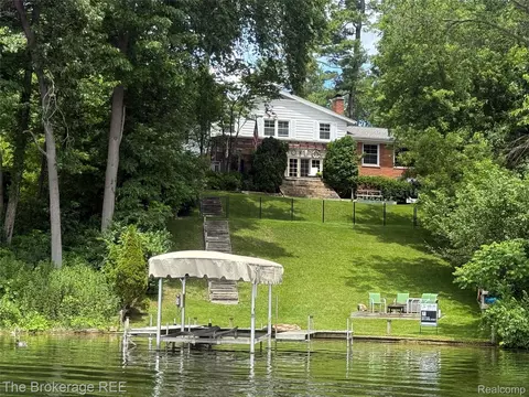 6311 Wellesley Ter, Independence, MI 48346