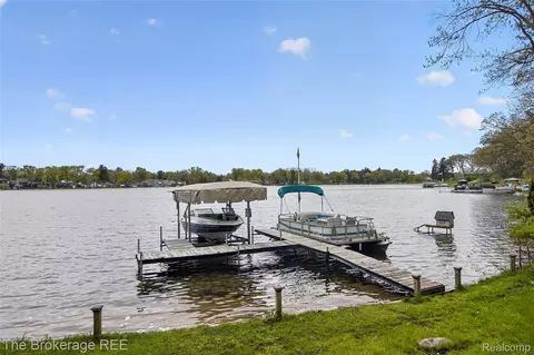 6311 Wellesley Ter, Independence, MI 48346