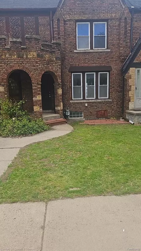 5845 Miller Rd, Dearborn, MI 48126