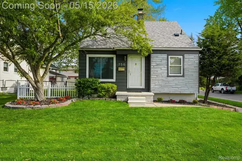 756 Cloverlawn Blvd, Lincoln Park, MI 48146