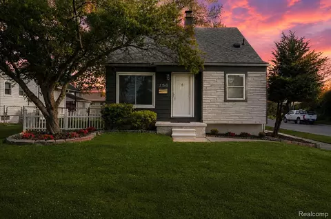 756 Cloverlawn Blvd, Lincoln Park, MI 48146