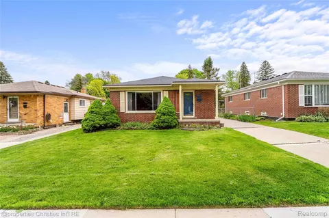 1330 N Custer Ave, Clawson, MI 48017