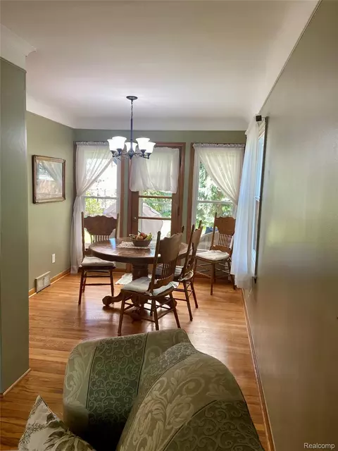Dining - 17812 Quarry Rd, Riverview, MI 48193 photo 1 of 1