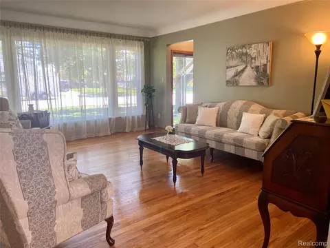Living - 17812 Quarry Rd, Riverview, MI 48193 photo 1 of 2
