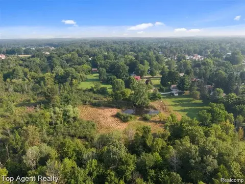 4499 West St, Leonard, MI 48367 photo 10