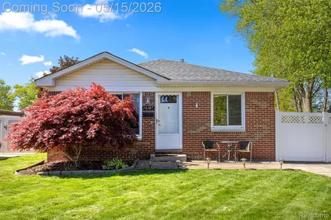16187 Regina Ave, Allen Park, MI 48101