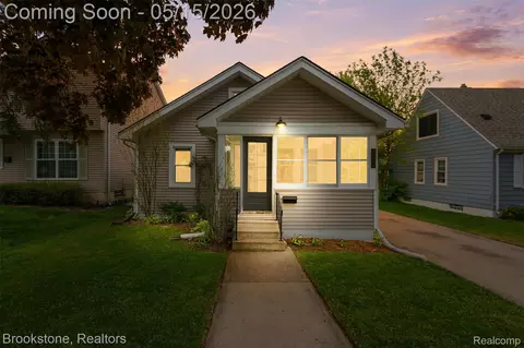 142 Massoit St, Clawson, MI 48017