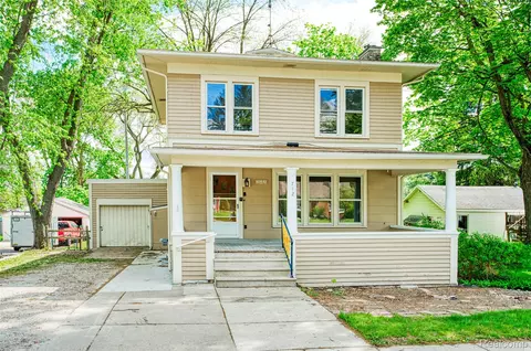 712 E Grand River Ave, Fowlerville, MI 48836