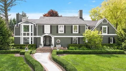 1269 Willow Ln, Birmingham, MI 48009