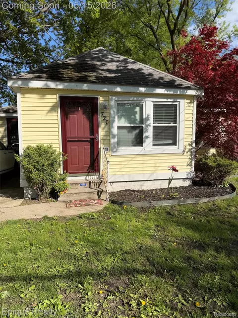 720 Washington St, Algonac, MI 48001