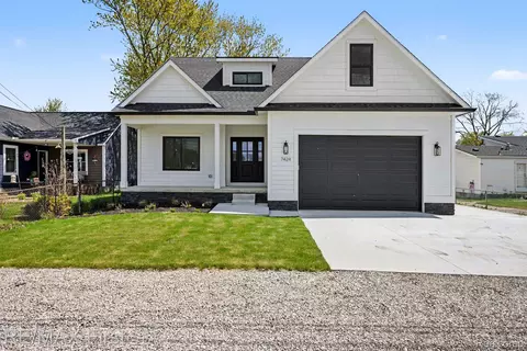 7424 Dyke Rd, Clay, MI 48001