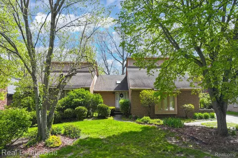 20080 Longridge Ct, Northville, MI 48167