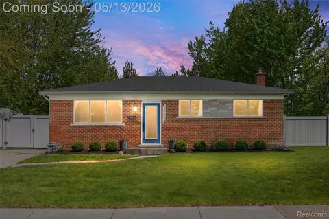 23637 Allor St, Saint Clair Shores, MI 48082