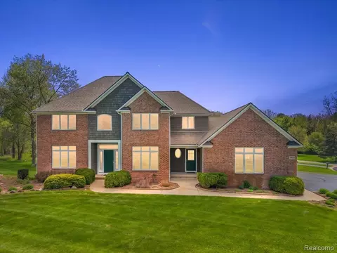 7633 Blue Gentian Ct, Webster, MI 48130