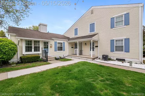 21240 E Glen Haven Cir, Northville, MI 48167